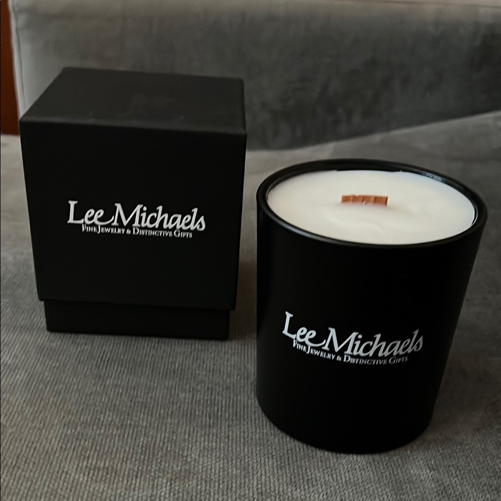 Lee Michaels Jewelry Wood Wick Candle NEW